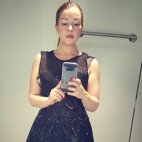 Meet your Posher, Miryam 👠 - Picture 3 of 5